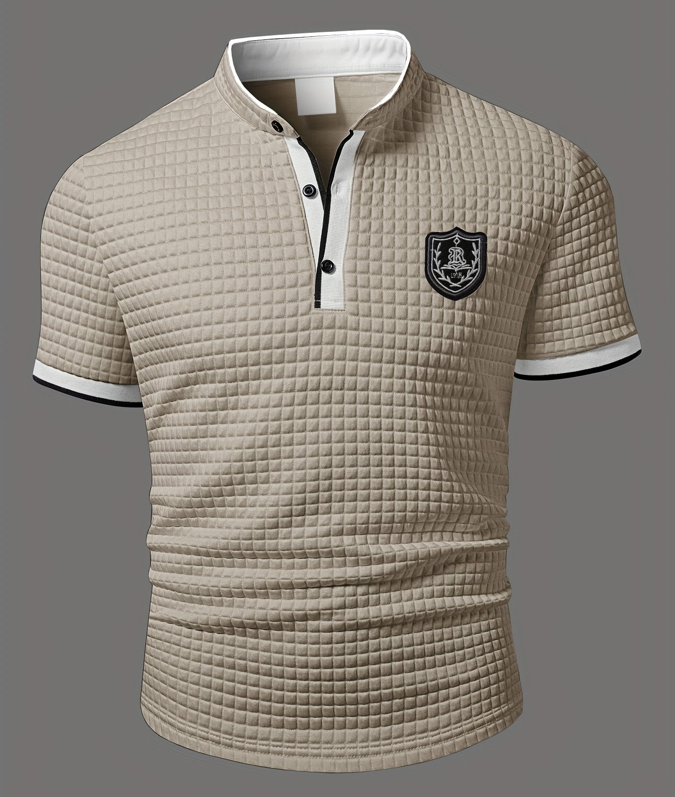 Maglietta Henley da uomo a maniche corte con collo alla coreana e stemma – Top casual moderno per tutti i giorni e uscite