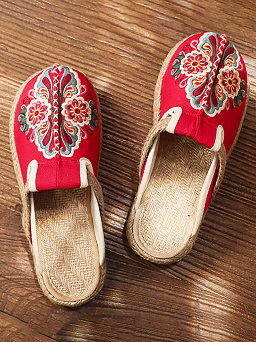 Damen Ethno-Pantoletten mit Stickerei und Blumenmuster – Bequeme Hausschuhe im Folklore-Stil