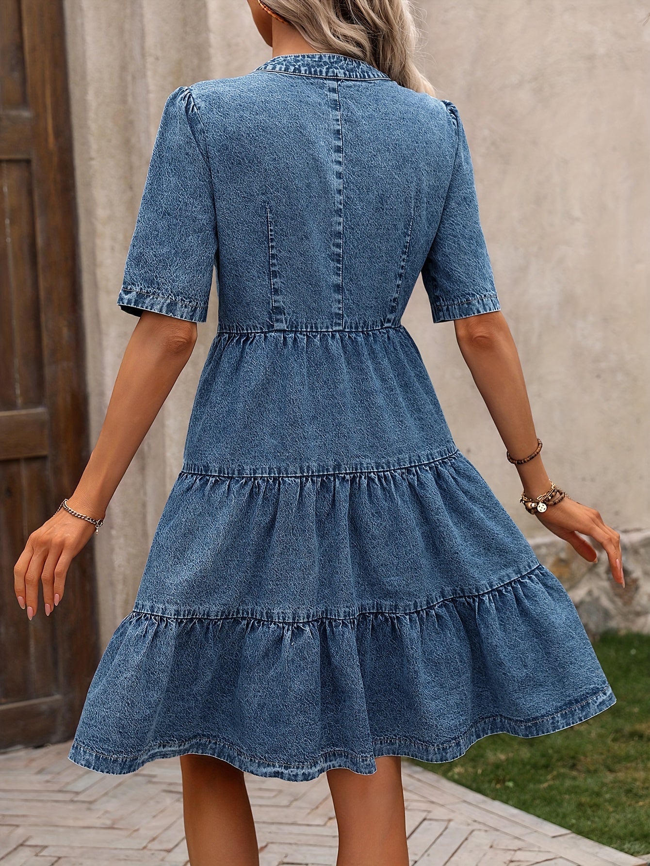 Damen Jeanskleid mit Knopfleiste und V-Ausschnitt – Elegantes Freizeitkleid für Frühling und Sommer