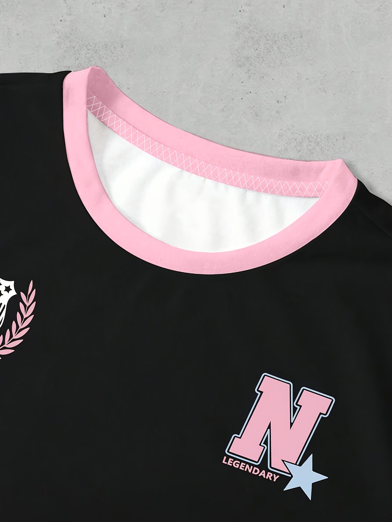 Dame Preppy Stil Sport Jersey T-shirt med nummer 28 og college-tryk – sommer fritidstøj