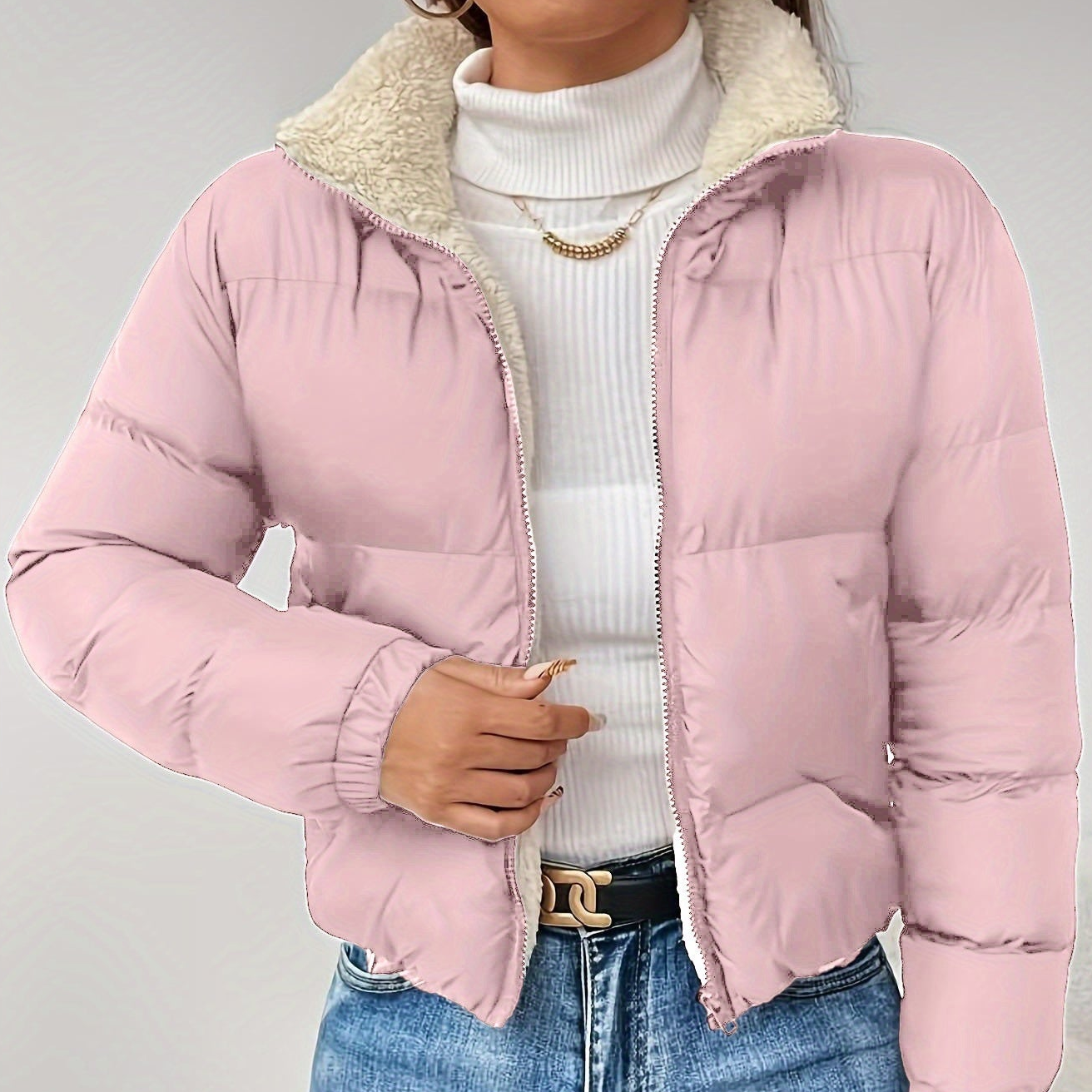 Chaqueta acolchada corta de mujer con forro de borreguito negra