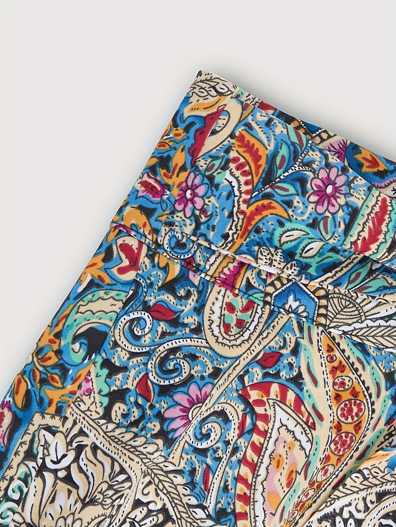 Damska sukienka kopertowa w eleganckim stylu boho na lato i czas wolny