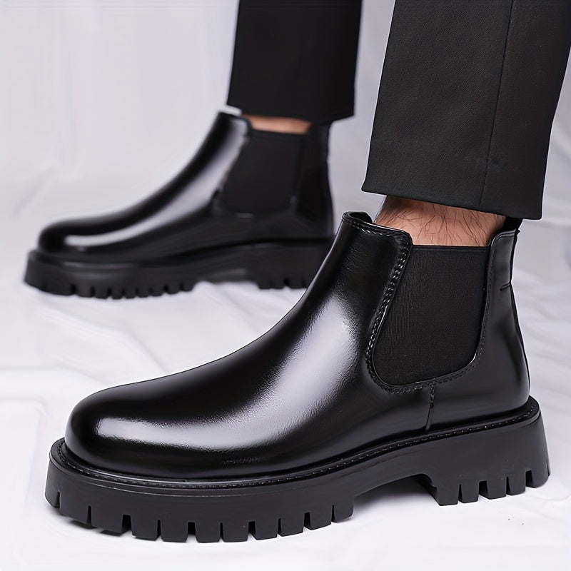 Chelsea-støvler i sort til herrer med profilsål, blanke ankelstøvler og slip-on-støvler