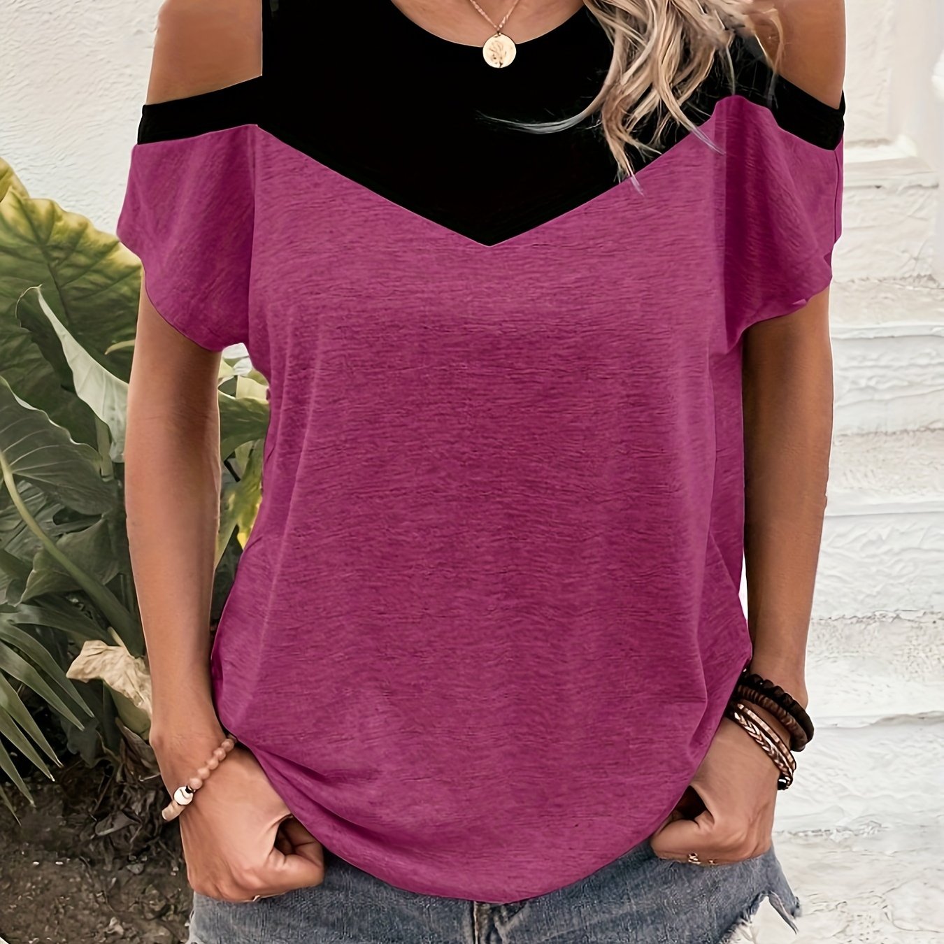 Camiseta de moda para mujer con hombros descubiertos y escote en V para ocio y verano
