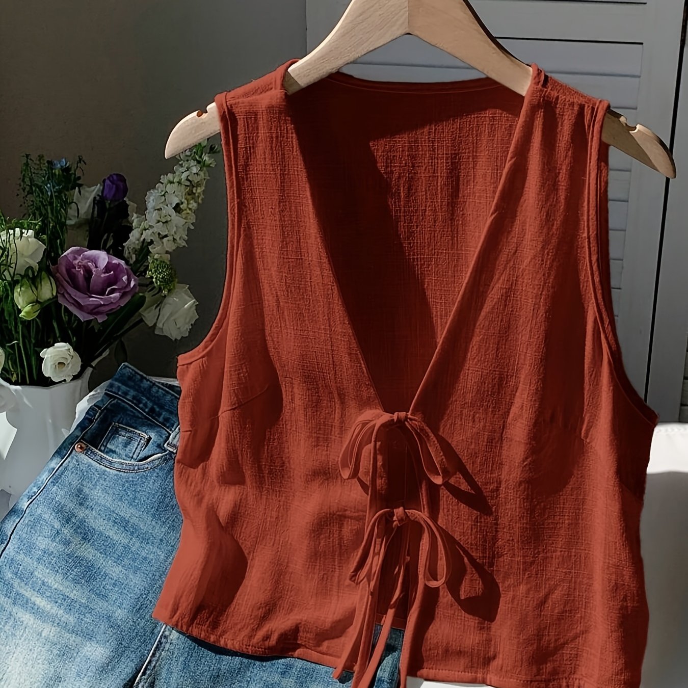 Gilet sans manches pour femme avec détail nœud et encolure en V – couche d'été à la mode pour les loisirs et les vacances