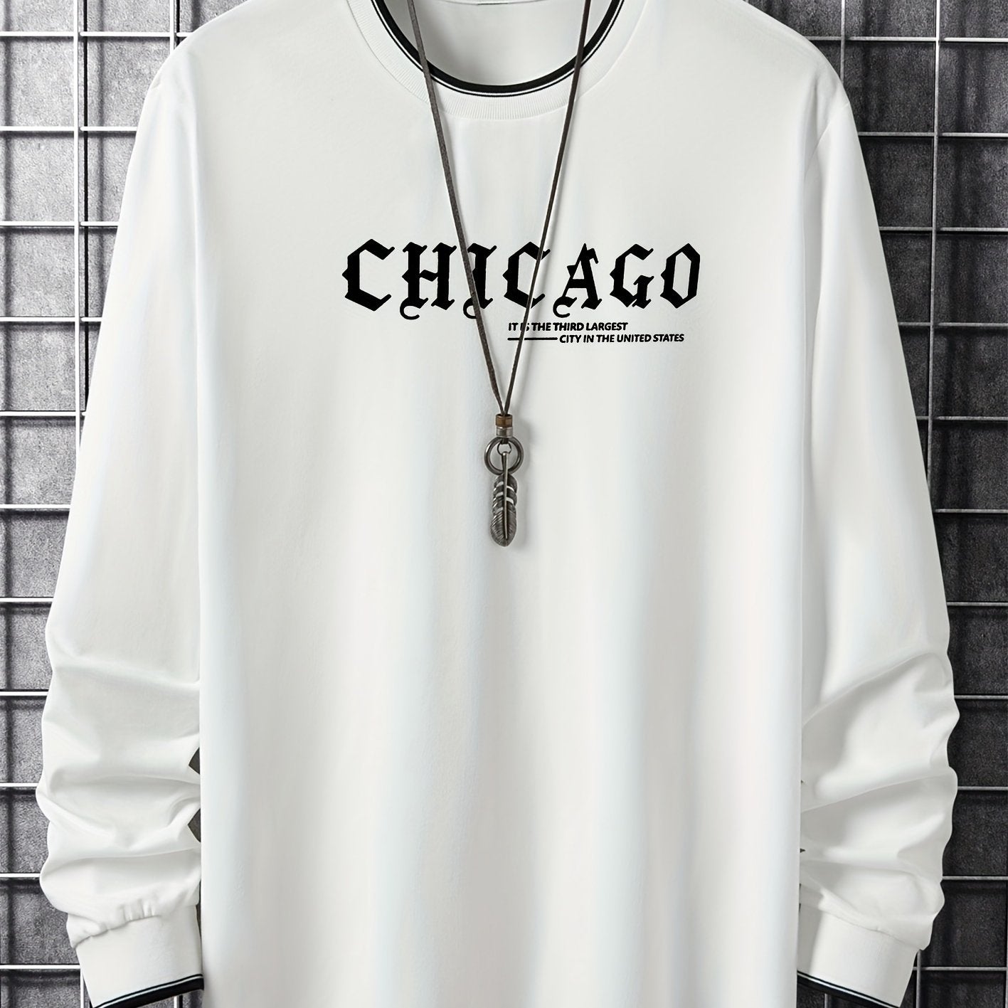Herren Langarmshirt mit Chicago-Schriftzug und Rippbündchen, Rundhalsausschnitt