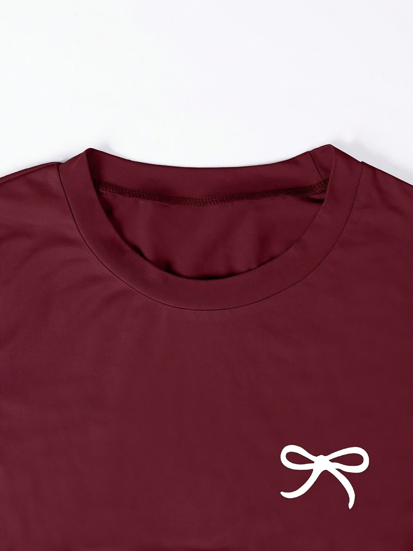 Dame basic T-skjorte med broderi og rynkinger – hverdag og fritid, kortermet, moderne