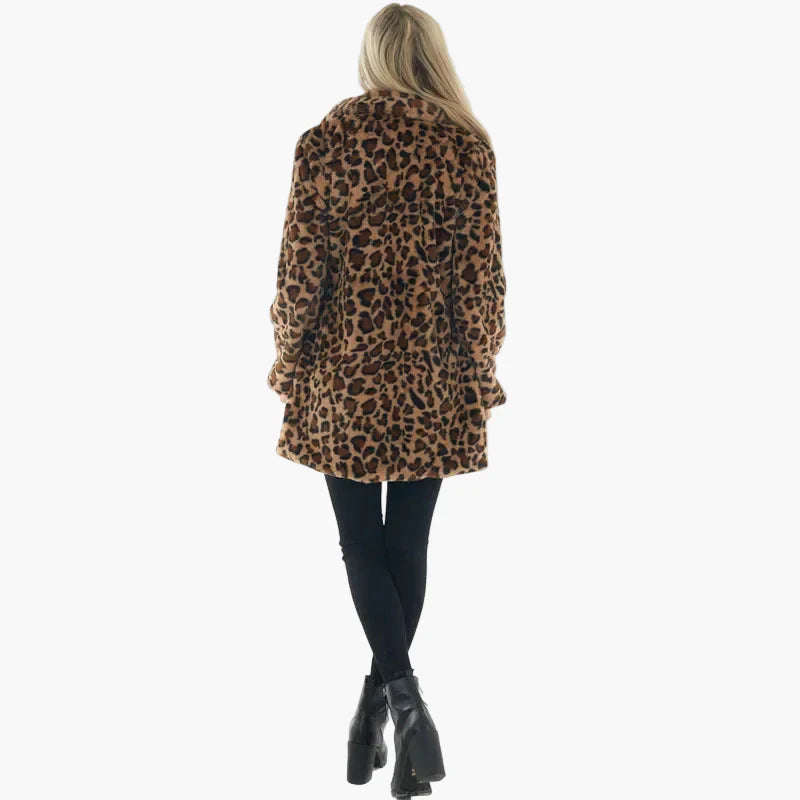 Dame kåpe i trendy leopardmønster – Stilig vinterkåpe for hverdag og uteliv