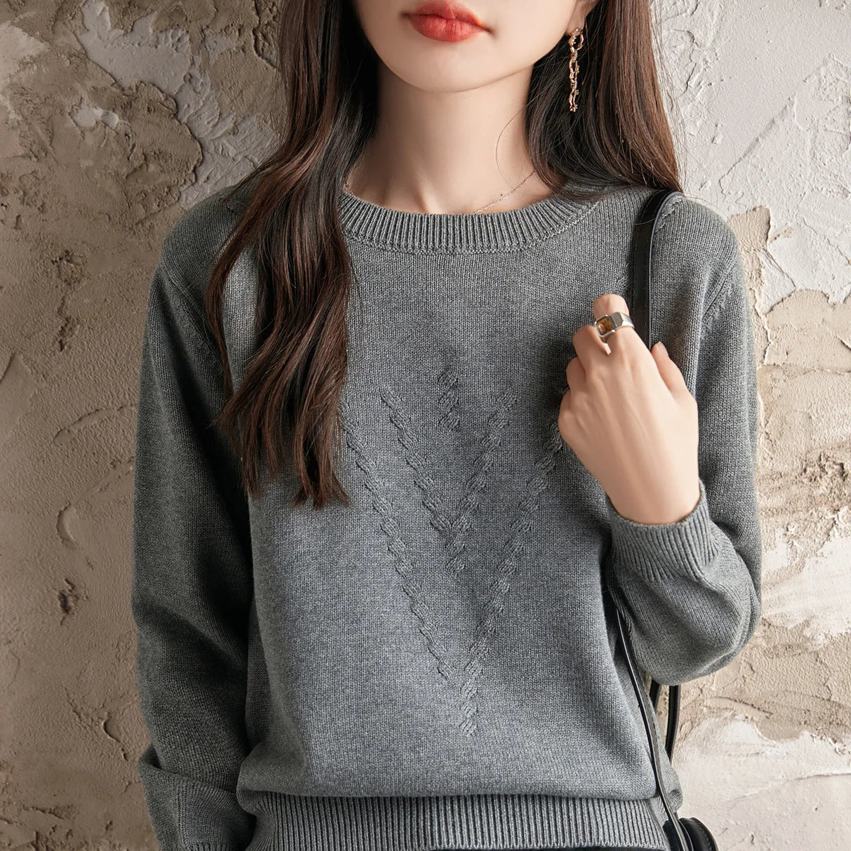 Pullover da donna in maglia a maniche lunghe con scollo rotondo e motivo a V