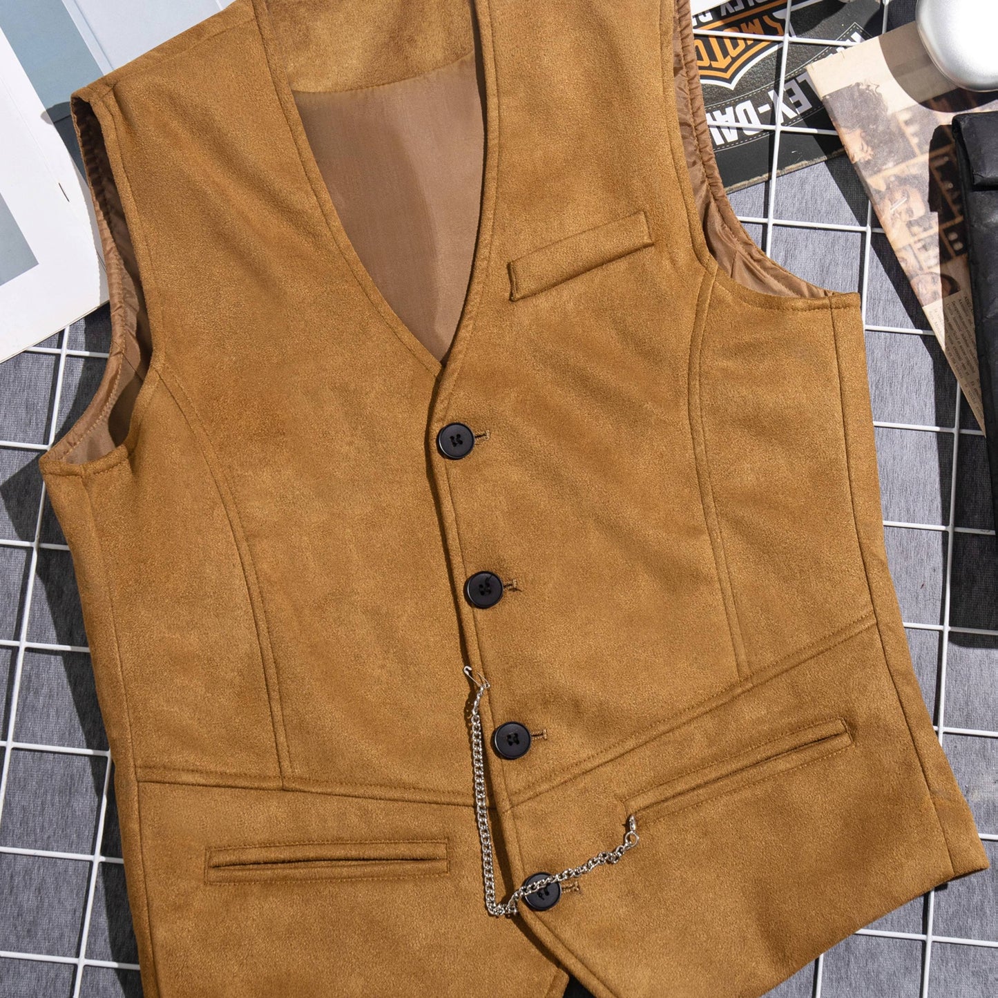 Herrevest med V-udskæring, knapper og kæde, ensfarvet, slim fit