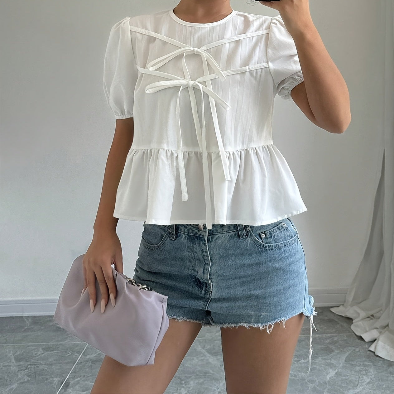 Blusa da donna con peplo, maniche a sbuffo e fiocchi – Look vintage romantico per tempo libero e uso quotidiano