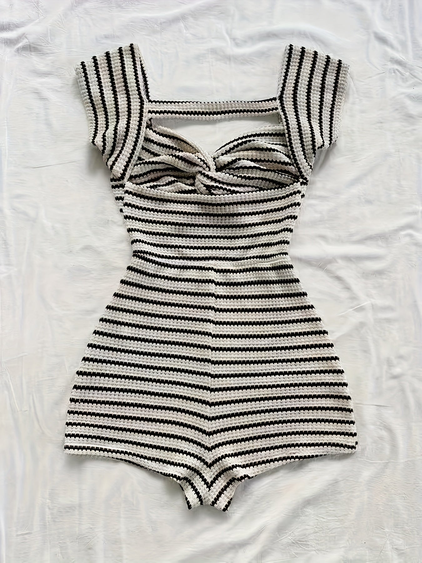 Mono de punto para mujer con patrón de rayas y frente retorcido – Elegante prenda de verano para tiempo libre y vacaciones