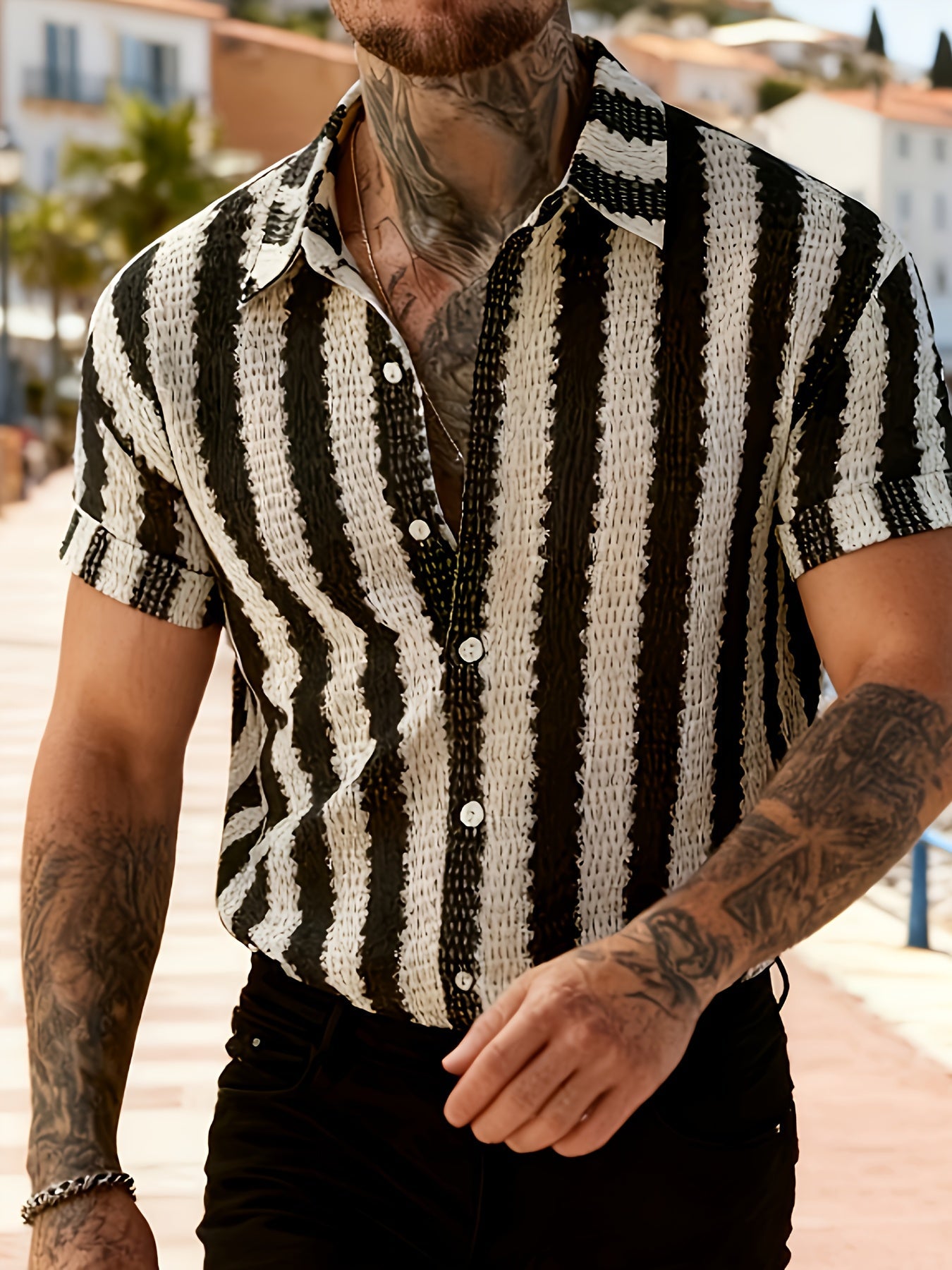 Camicia da uomo a maniche corte in stile resort con design a righe moderno per tempo libero e vacanze