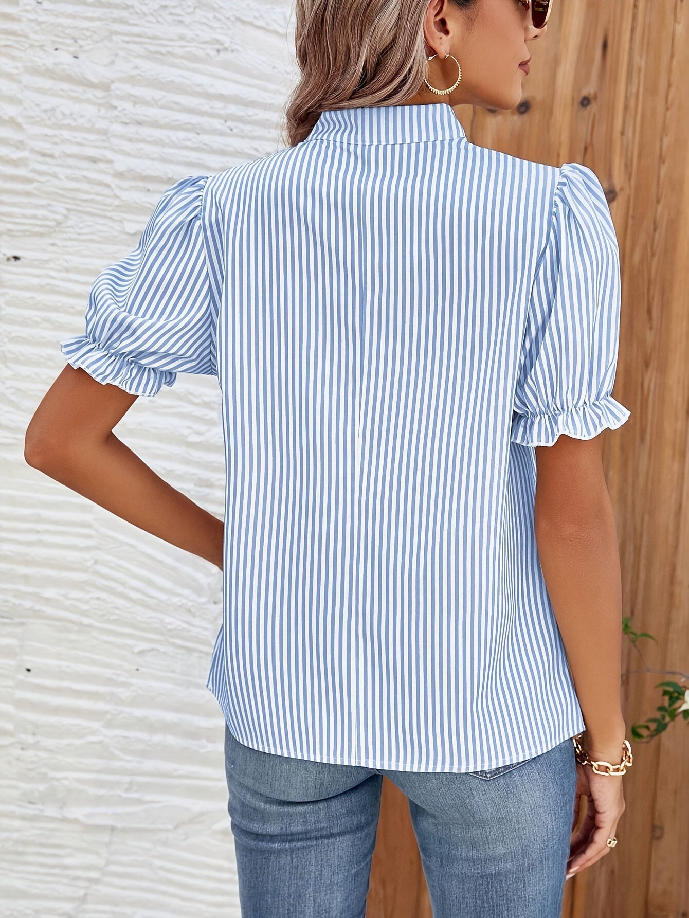 Damen Streifenbluse mit Puffärmeln und Stehkragen – Modische Freizeitbluse für Frühling und Sommer