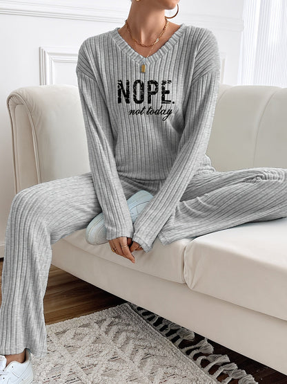 Damen Loungewear Set Gerippt mit V-Ausschnitt & Hose – "NOPE not today" Aufdruck