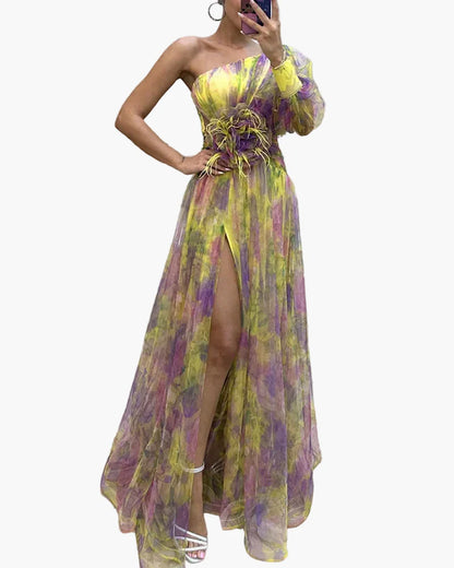 Dame aftenkjole elegant asymmetrisk med blomsterapplikation og slids – Perfekt til festlige lejligheder