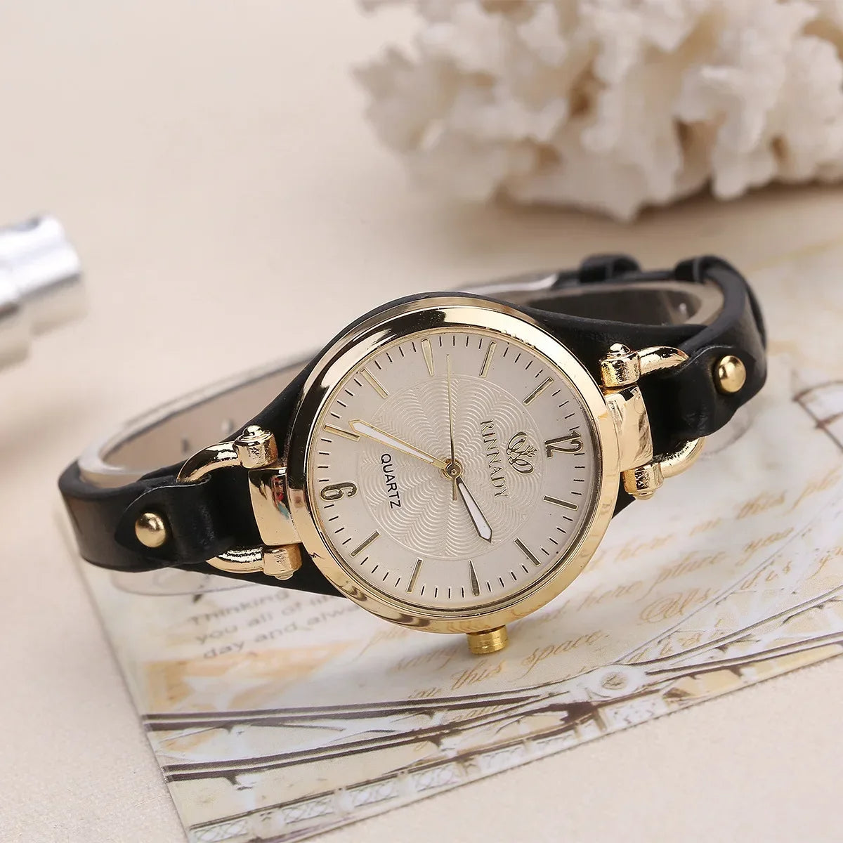 Damen Vintage Armbanduhr im Minimalistischen Stil – Elegante Quarz Uhr für Alltag und Business