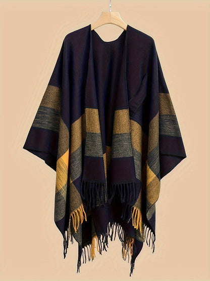 Poncho capa de mujer con flecos y frente abierto