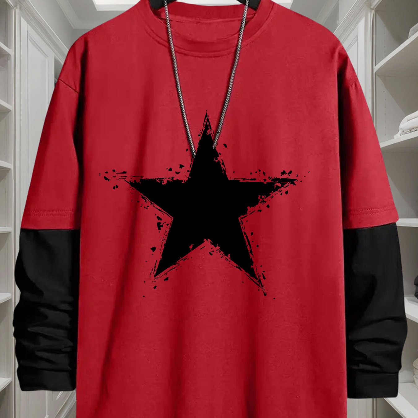 Herre-langærmet T-shirt med to-lagslook, stjerneprint og rund hals