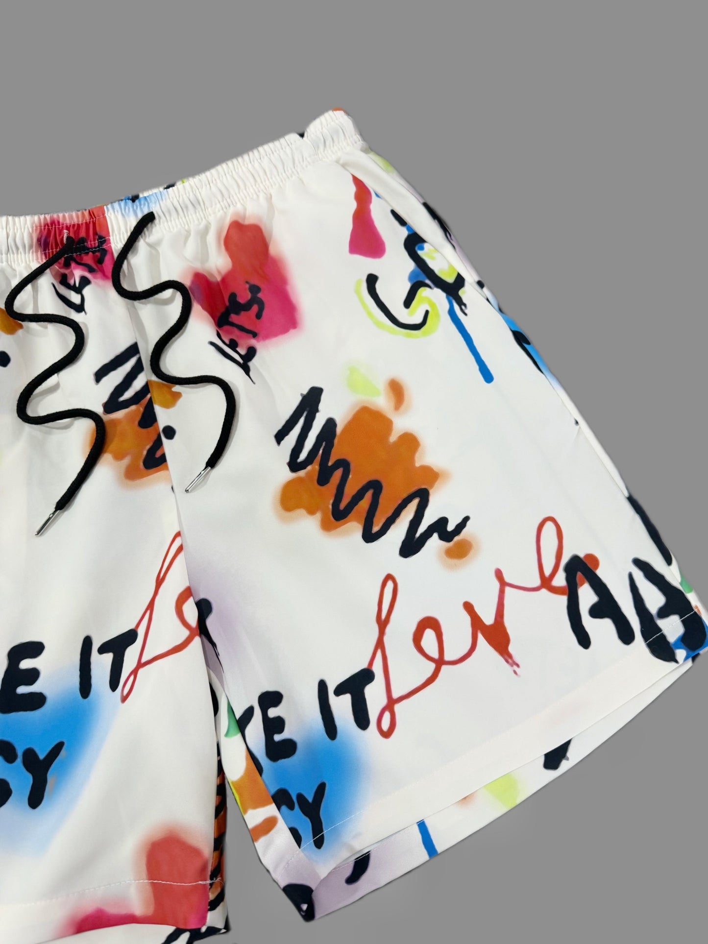Herren Streetwear Shorts mit Graffiti-Print – Lässige Motivationsshorts für Freizeit und Sommer