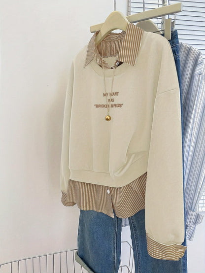 Damen Sweatshirt mit Hemdkragen-Optik & Schriftzug, Zweiteilig Marineblau Gestreift