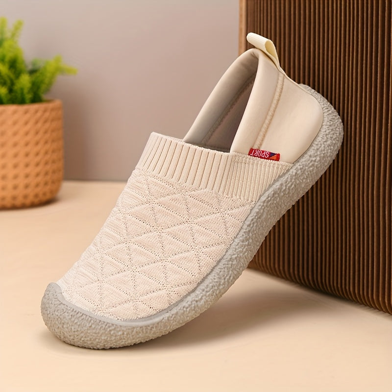Damskie slip-on sneakersy – wygodne buty na co dzień i do sportu