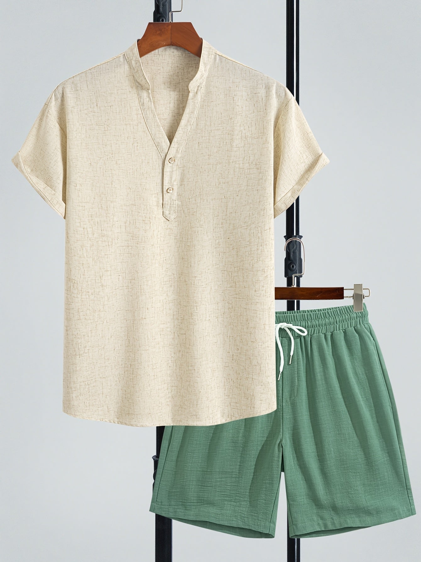 Herren Freizeit Zweiteiler Set Modern – Kurzarm Henley Shirt & Shorts für Sommer und Urlaub