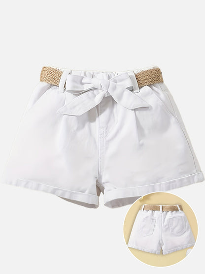 Dame paperbag-shorts i high-waist-stil med sløjfe og flettet bælte – moderigtige til fritid og ferie
