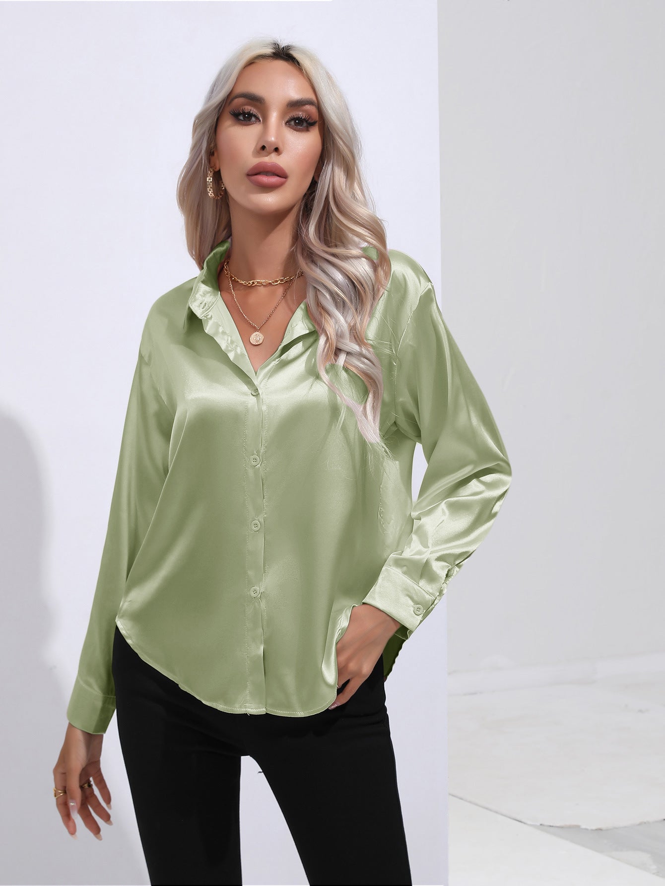 Damen Satinbluse im Cardigan-Stil – Elegante Bluse für Büro, Alltag & Feste