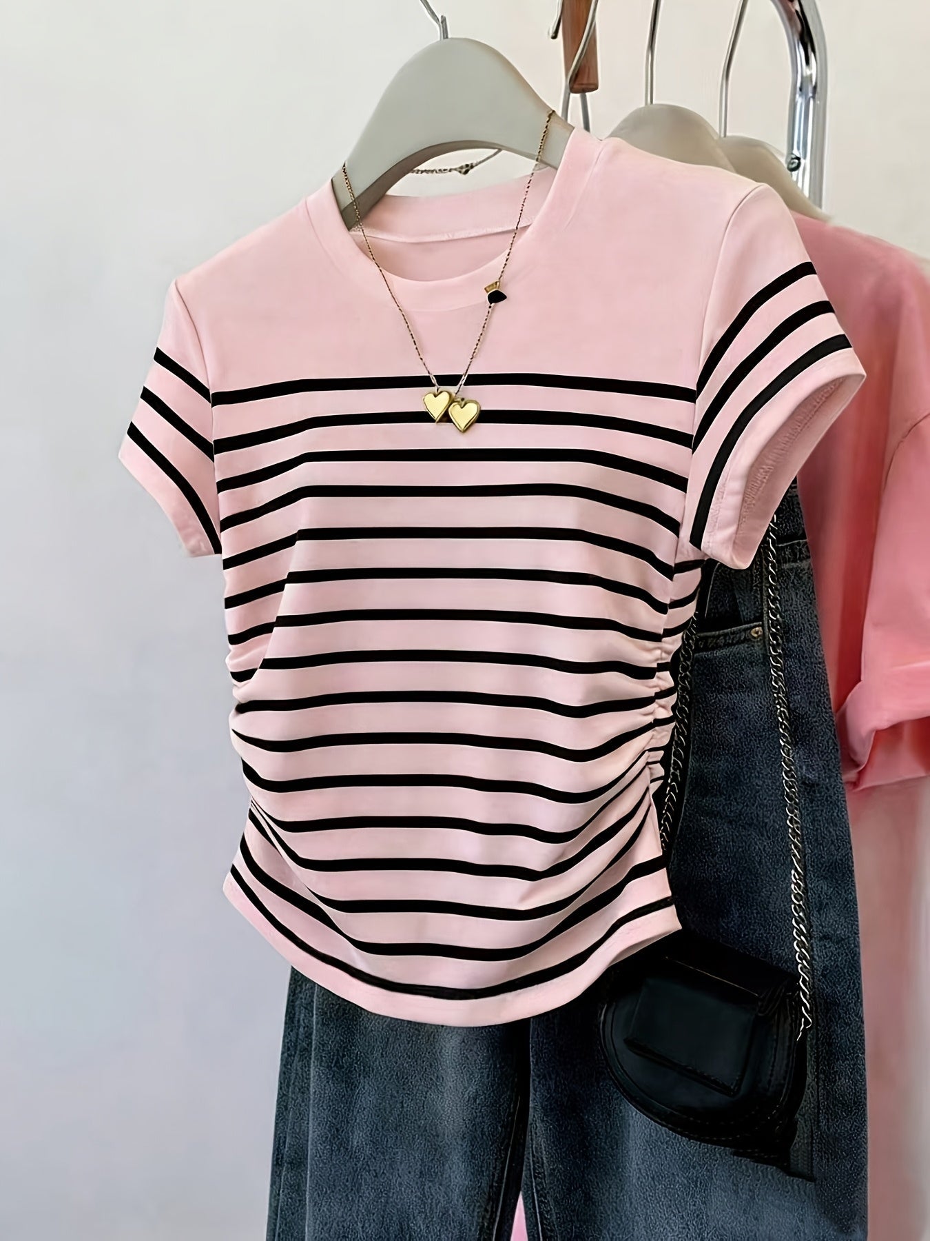 Damen T-Shirt mit Streifen und Raffung – Modisches Freizeitshirt, Sommer-Stil