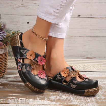 Damskie klapki na platformie z aplikacją kwiatową i koturnem – styl boho, wygodne buty na co dzień