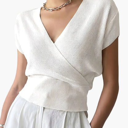 Dames wikkelshirt met V-hals en korte mouw – Modern vrijetijdstopje