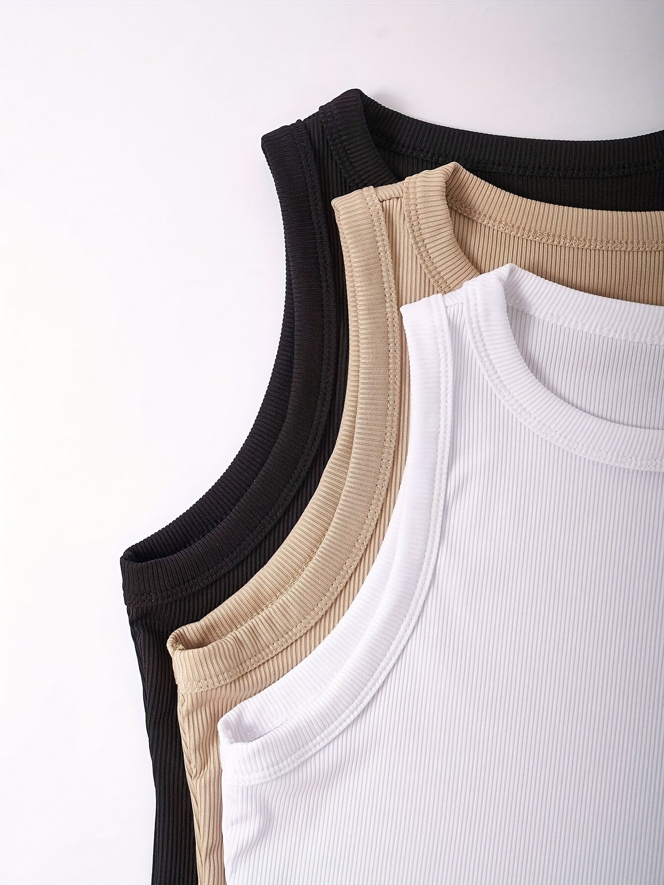 Damskie sportowe basic tank topy w zestawie 3 sztuk – bezrękawniki, wygodne koszulki na co dzień z okrągłym dekoltem