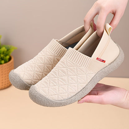 Damskie slip-on sneakersy – wygodne buty na co dzień i do sportu