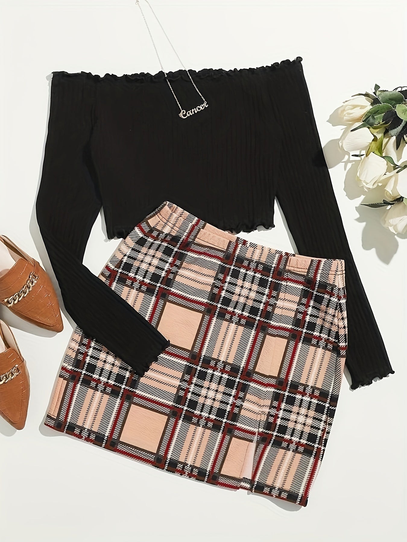 Dame Off-Shoulder Topp og Rutete Miniskjørt Sett – Elegant Fritidsstil for Vår og Sommer