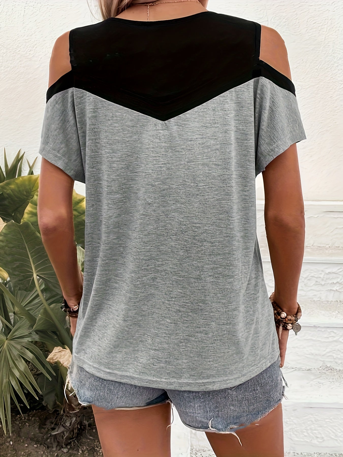 Camiseta de moda para mujer con hombros descubiertos y escote en V para ocio y verano