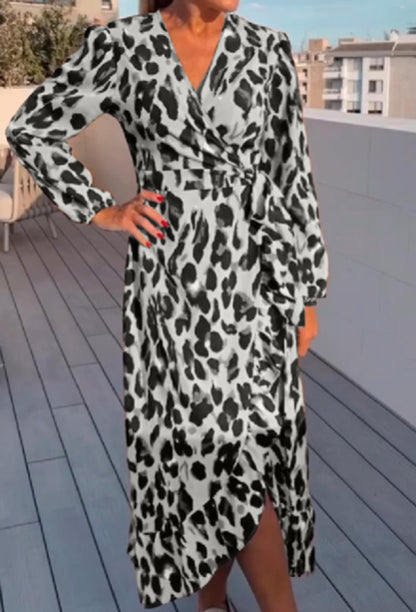 Julia – Sexy V-hals langarmjurk met luipaardprint