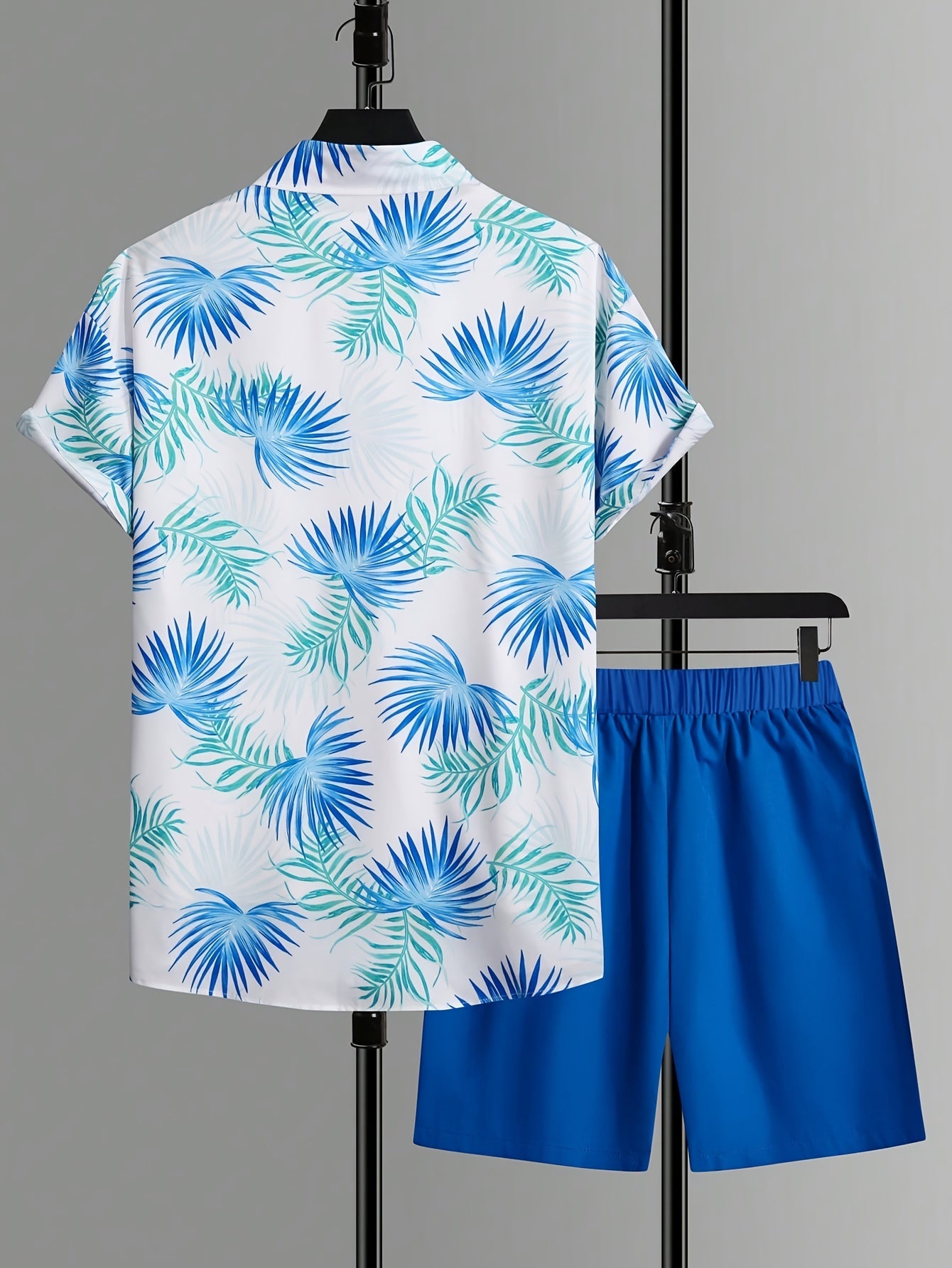Ensemble d'été homme Chemise décontractée à imprimé tropical et short – Parfait pour la plage et les vacances