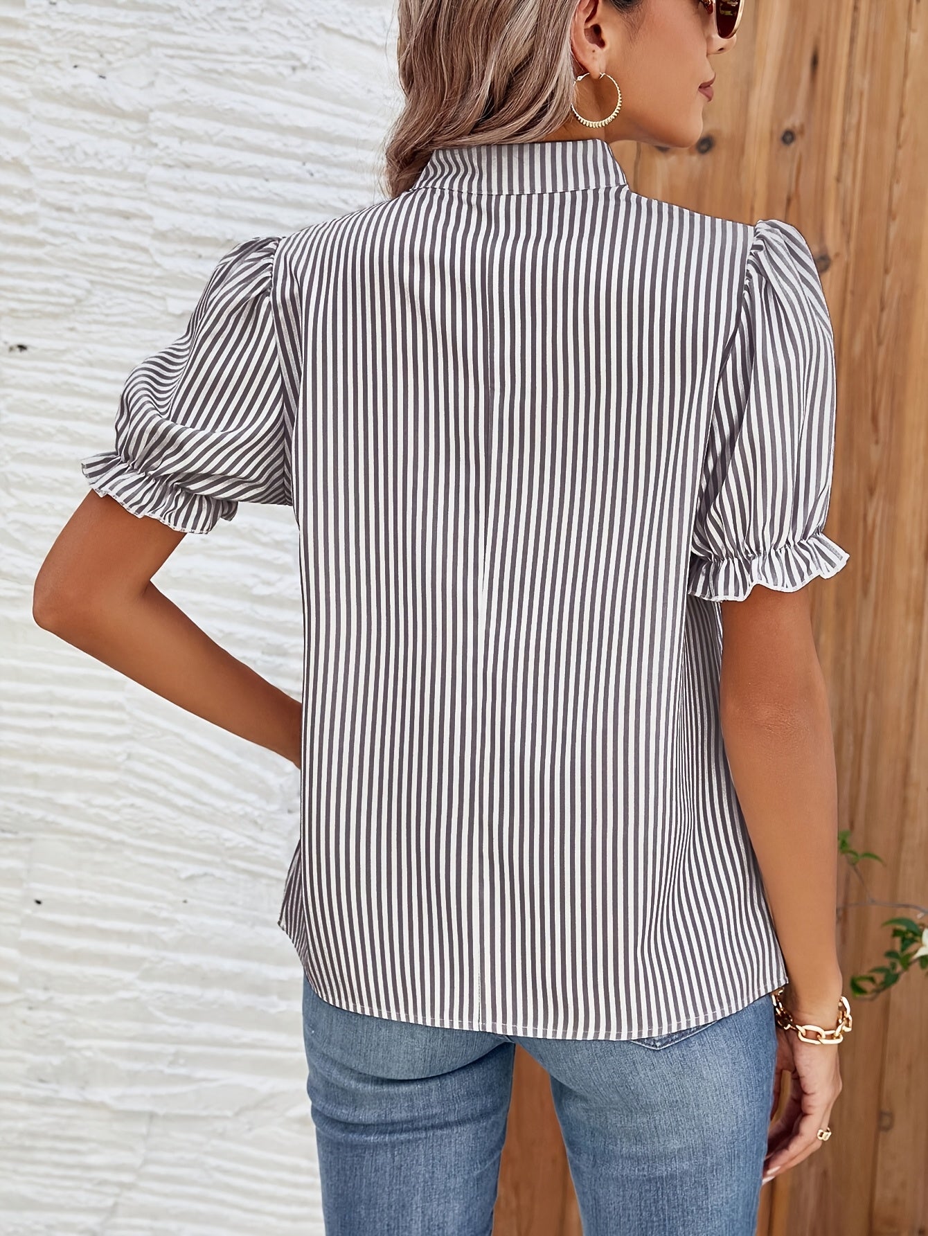 Damen Streifenbluse mit Puffärmeln und Stehkragen – Modische Freizeitbluse für Frühling und Sommer