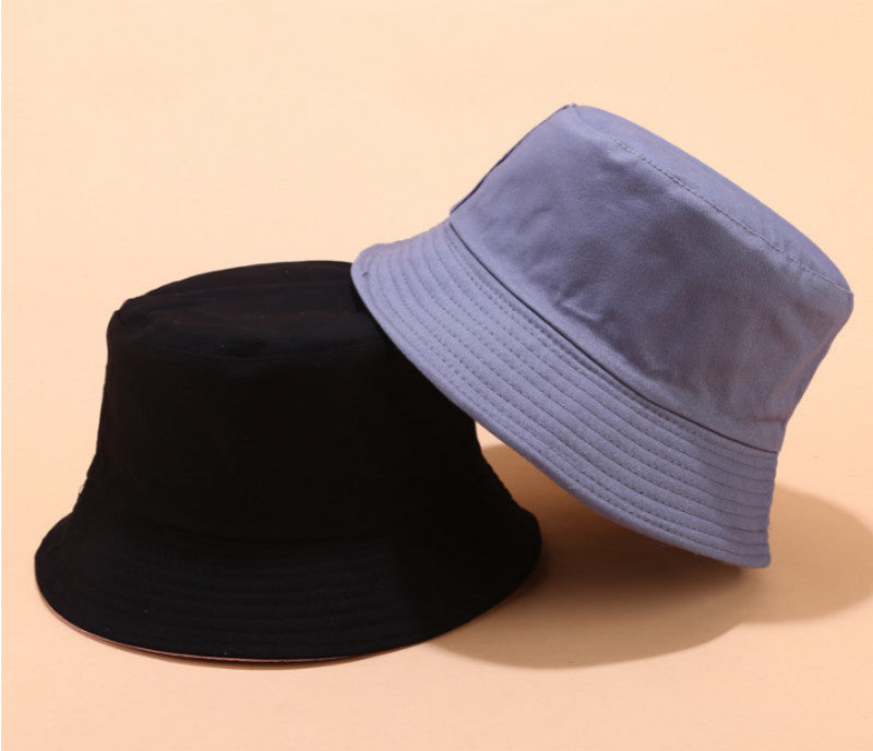Omkeerbare bucket hat voor de zomer met twee looks in één