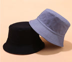 Omkeerbare bucket hat voor de zomer met twee looks in één