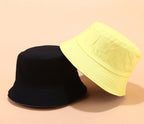 Omkeerbare bucket hat voor de zomer met twee looks in één