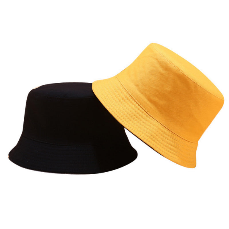 Omkeerbare bucket hat voor de zomer met twee looks in één