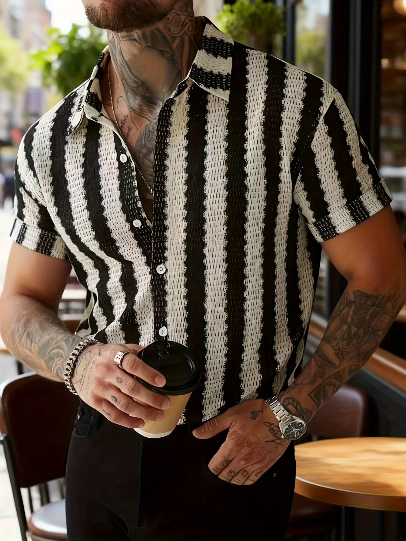 Camicia da uomo a maniche corte in stile resort con design a righe moderno per tempo libero e vacanze
