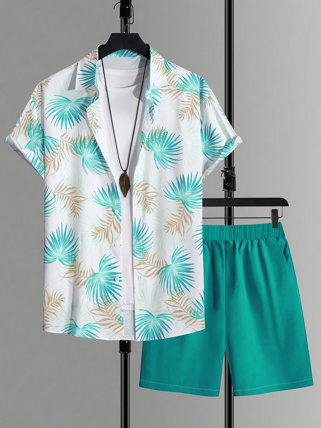 Ensemble d'été homme Chemise décontractée à imprimé tropical et short – Parfait pour la plage et les vacances