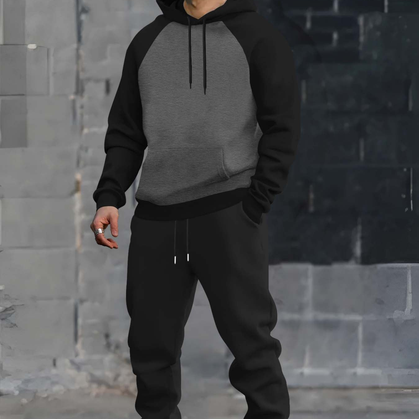 Completo da allenamento da uomo in due pezzi, felpa con cappuccio e pantaloni da jogging, maniche raglan, tasca a marsupio