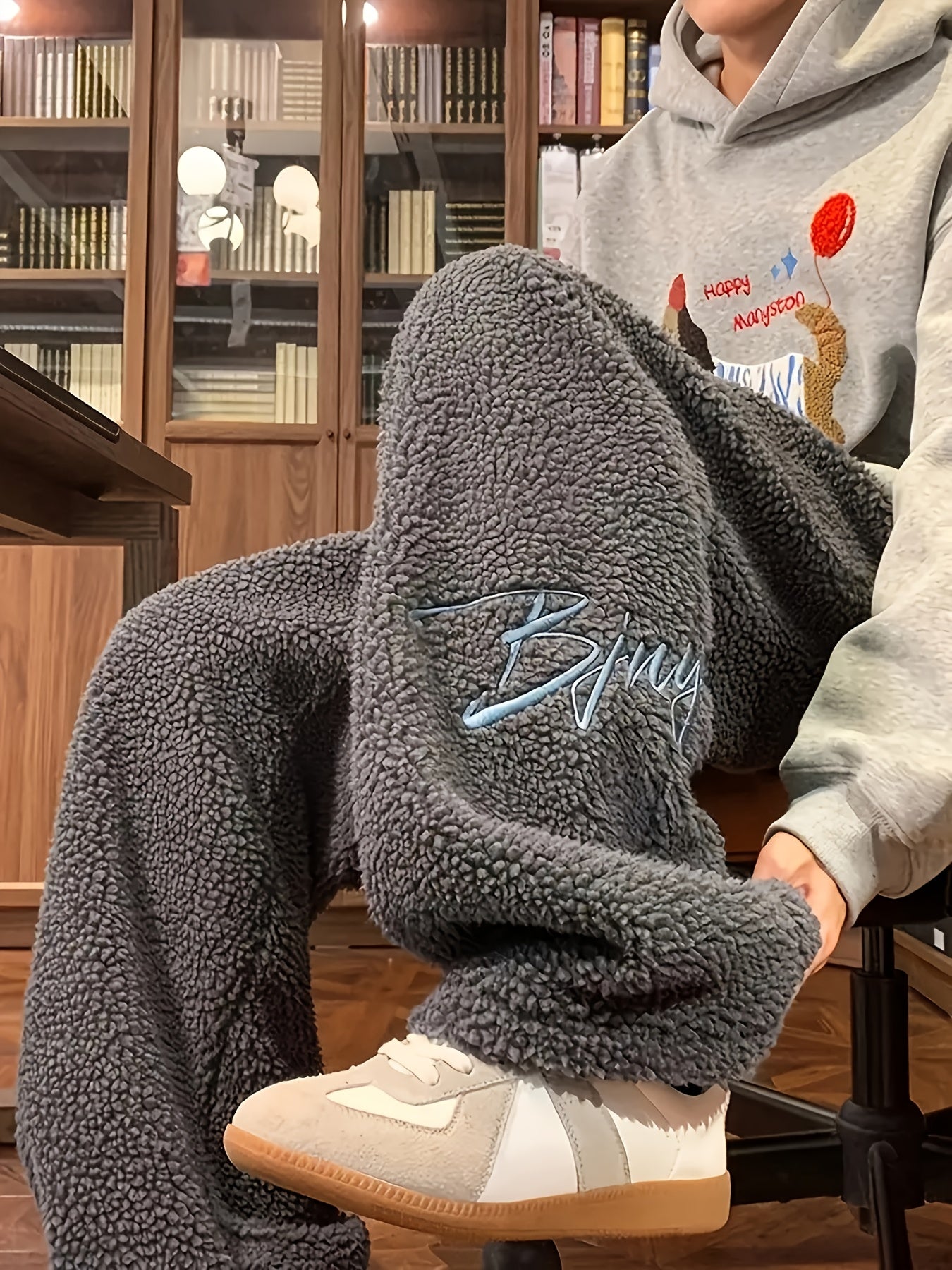 Weite Teddyfleece Hose für Damen, Plüschhose mit Stickerei, lockerer Schnitt