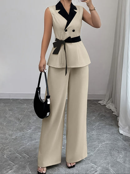 Completo elegante da donna con pantaloni, cintura e blazer senza maniche – Business & Ufficio
