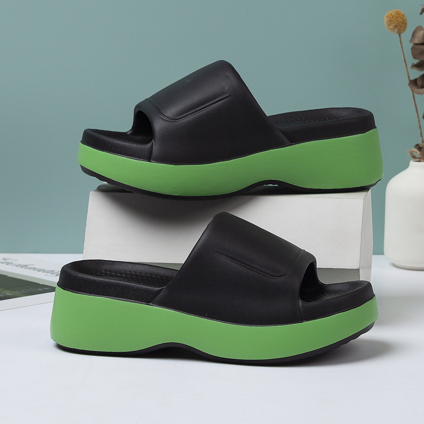 Damen Plateau-Slipper für den Sommer – Bequeme Freizeit Hausschuhe mit offenem Zehenbereich