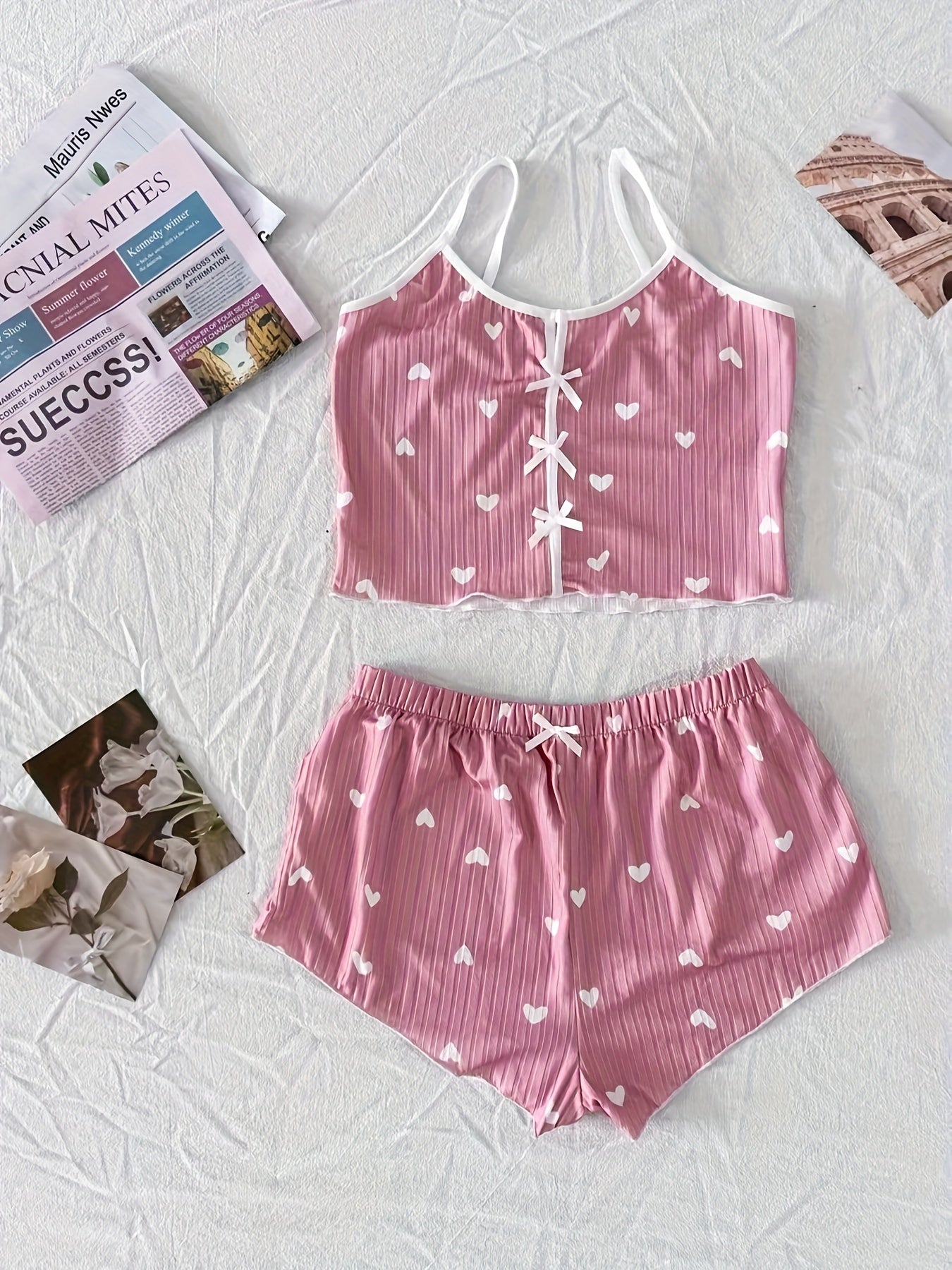 Dame pyjamasæt med hjerteprint og sløjfer – To-delt sommernatsæt, sexet stil